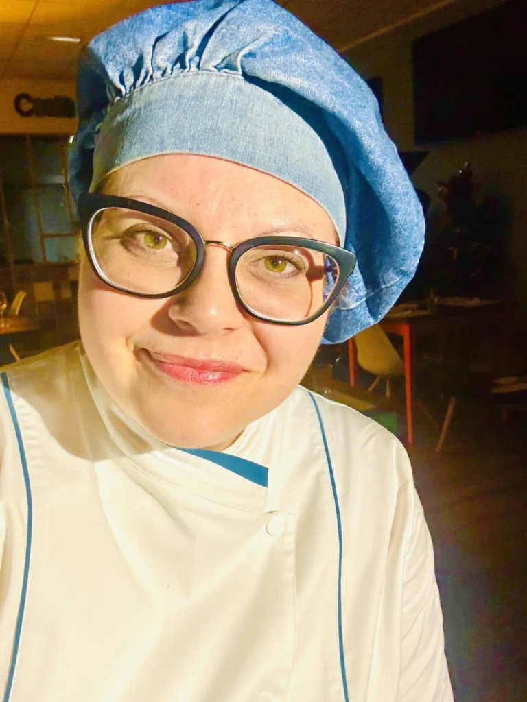 Paola, chef del Ristorante Lume Bistrò, prepara colazioni, pranzi, cene e degustazioni gourmet Baccalà